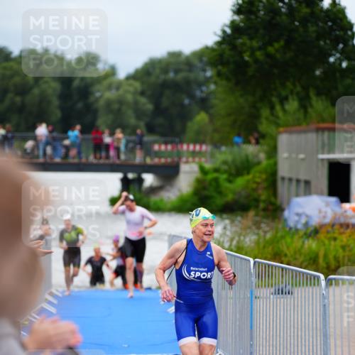 30.08.2026 - Elbe Triathlon Hamburg LAZAROV Photography http://msf.ph/oto/10038742 30.08.2026 14:03:49 Schwimmen 129, 131, 147 meine-sportfotos.de