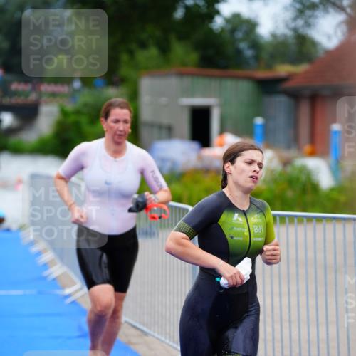 30.08.2026 - Elbe Triathlon Hamburg LAZAROV Photography http://msf.ph/oto/10038747 30.08.2026 14:03:55 Schwimmen 129, 131, 140, 148, 150, 164 meine-sportfotos.de