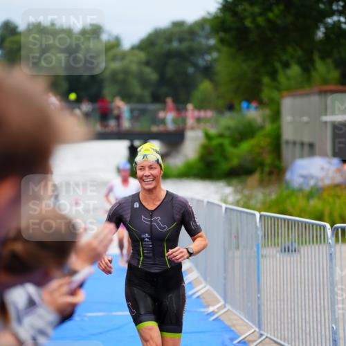 30.08.2026 - Elbe Triathlon Hamburg LAZAROV Photography http://msf.ph/oto/10038771 30.08.2026 14:04:02 Schwimmen 131, 140, 148, 150, 164, 171 meine-sportfotos.de