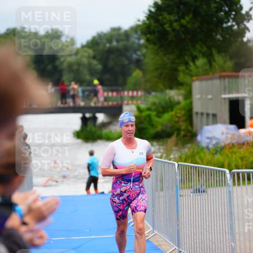 30.08.2026 - Elbe Triathlon Hamburg LAZAROV Photography http://msf.ph/oto/10038794 30.08.2026 14:04:06 Schwimmen 140, 148, 150, 164, 171 meine-sportfotos.de