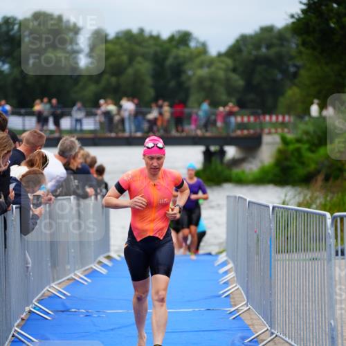 30.08.2026 - Elbe Triathlon Hamburg LAZAROV Photography http://msf.ph/oto/10038899 30.08.2026 14:04:48 Schwimmen 152, 157, 165, 168, 173, 176 meine-sportfotos.de