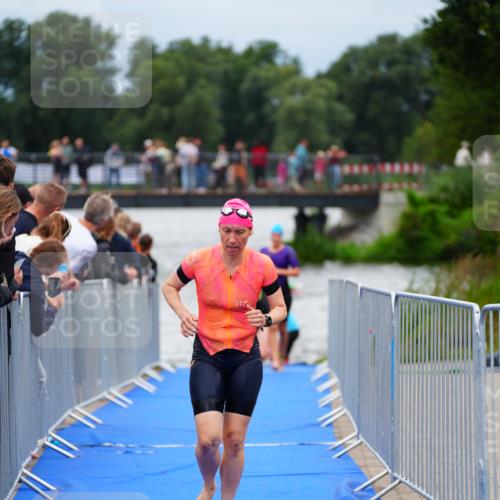 30.08.2026 - Elbe Triathlon Hamburg LAZAROV Photography http://msf.ph/oto/10038902 30.08.2026 14:04:48 Schwimmen 152, 157, 165, 168, 173, 176 meine-sportfotos.de