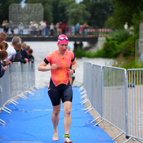 30.08.2026 - Elbe Triathlon Hamburg LAZAROV Photography http://msf.ph/oto/10038908 30.08.2026 14:04:48 Schwimmen 152, 157, 165, 168, 173, 176 meine-sportfotos.de