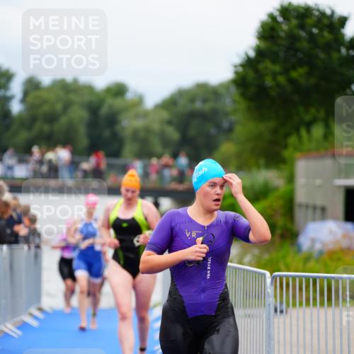 30.08.2026 - Elbe Triathlon Hamburg LAZAROV Photography http://msf.ph/oto/10038922 30.08.2026 14:04:55 Schwimmen 142, 149, 152, 165, 173, 177 meine-sportfotos.de