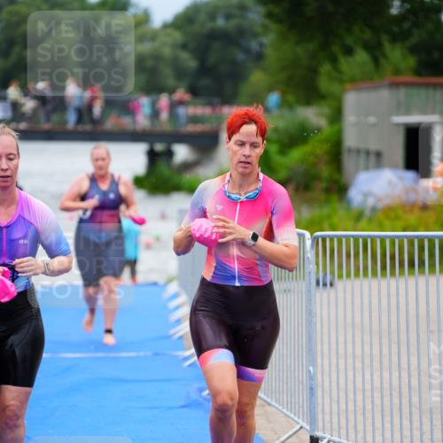 30.08.2026 - Elbe Triathlon Hamburg LAZAROV Photography http://msf.ph/oto/10038974 30.08.2026 14:05:04 Schwimmen 130, 142, 149, 151, 155, 177, 178 meine-sportfotos.de