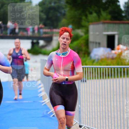 30.08.2026 - Elbe Triathlon Hamburg LAZAROV Photography http://msf.ph/oto/10038977 30.08.2026 14:05:04 Schwimmen 130, 142, 149, 151, 155, 177, 178 meine-sportfotos.de