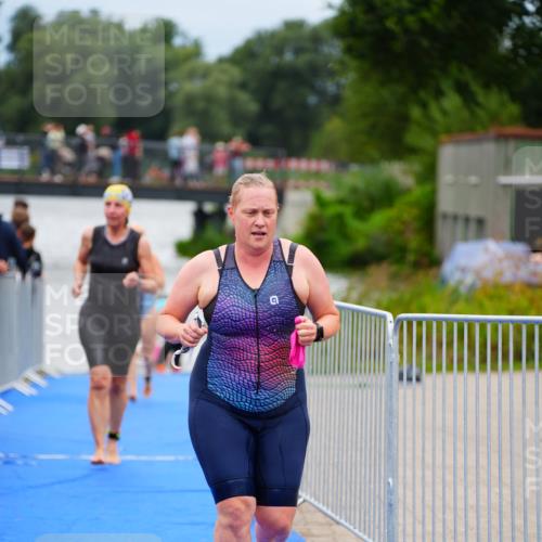 30.08.2026 - Elbe Triathlon Hamburg LAZAROV Photography http://msf.ph/oto/10038985 30.08.2026 14:05:08 Schwimmen 130, 141, 142, 149, 151, 155, 177, 178 meine-sportfotos.de