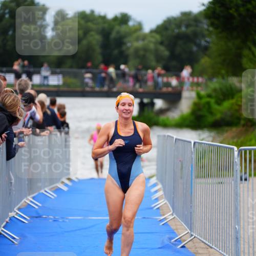 30.08.2026 - Elbe Triathlon Hamburg LAZAROV Photography http://msf.ph/oto/10039014 30.08.2026 14:05:12 Schwimmen 130, 141, 142, 151, 155, 177, 178 meine-sportfotos.de