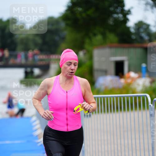 30.08.2026 - Elbe Triathlon Hamburg LAZAROV Photography http://msf.ph/oto/10039087 30.08.2026 14:05:21 Schwimmen 141, 151, 155, 162 meine-sportfotos.de