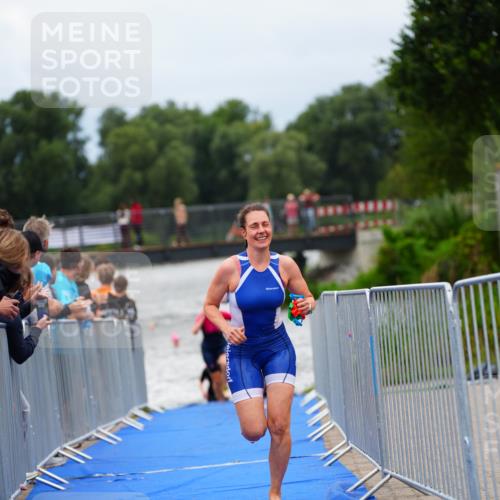 30.08.2026 - Elbe Triathlon Hamburg LAZAROV Photography http://msf.ph/oto/10039099 30.08.2026 14:05:29 Schwimmen 132, 161, 162 meine-sportfotos.de