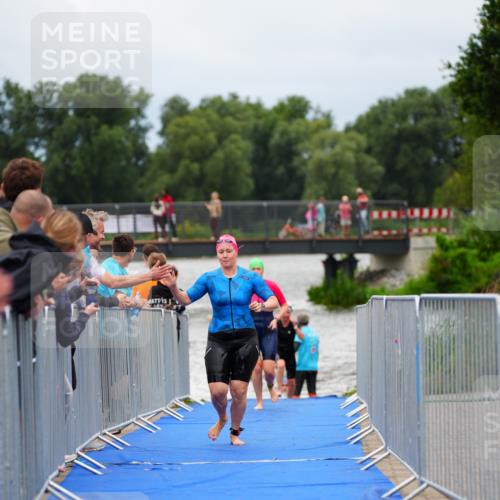 30.08.2026 - Elbe Triathlon Hamburg LAZAROV Photography http://msf.ph/oto/10039110 30.08.2026 14:05:31 Schwimmen 132, 146, 161, 162 meine-sportfotos.de