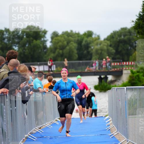 30.08.2026 - Elbe Triathlon Hamburg LAZAROV Photography http://msf.ph/oto/10039122 30.08.2026 14:05:32 Schwimmen 132, 146, 161, 162 meine-sportfotos.de
