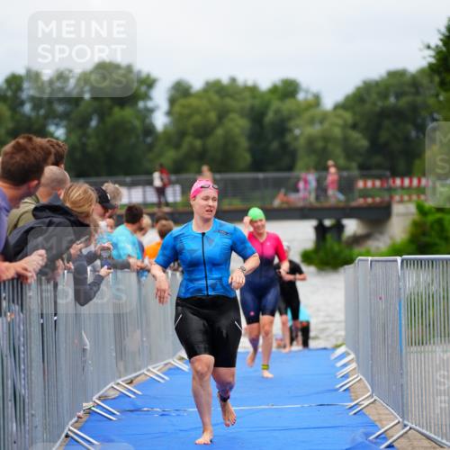 30.08.2026 - Elbe Triathlon Hamburg LAZAROV Photography http://msf.ph/oto/10039128 30.08.2026 14:05:33 Schwimmen 132, 146, 161, 162 meine-sportfotos.de
