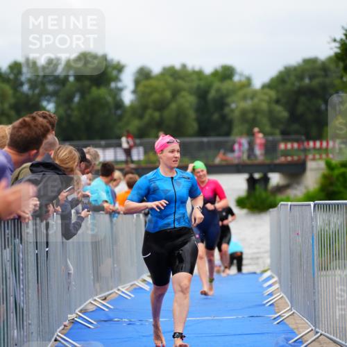30.08.2026 - Elbe Triathlon Hamburg LAZAROV Photography http://msf.ph/oto/10039131 30.08.2026 14:05:33 Schwimmen 132, 146, 161, 162 meine-sportfotos.de