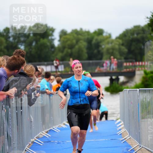 30.08.2026 - Elbe Triathlon Hamburg LAZAROV Photography http://msf.ph/oto/10039133 30.08.2026 14:05:33 Schwimmen 132, 146, 161, 162 meine-sportfotos.de