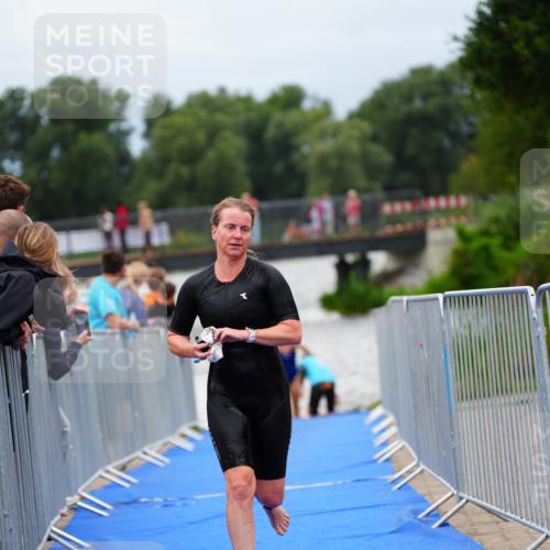 30.08.2026 - Elbe Triathlon Hamburg LAZAROV Photography http://msf.ph/oto/10039150 30.08.2026 14:05:39 Schwimmen 132, 146, 159, 161 meine-sportfotos.de