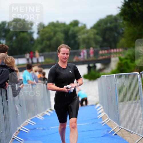30.08.2026 - Elbe Triathlon Hamburg LAZAROV Photography http://msf.ph/oto/10039154 30.08.2026 14:05:39 Schwimmen 132, 146, 159, 161 meine-sportfotos.de