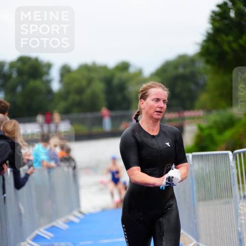 30.08.2026 - Elbe Triathlon Hamburg LAZAROV Photography http://msf.ph/oto/10039164 30.08.2026 14:05:39 Schwimmen 132, 146, 159, 161 meine-sportfotos.de