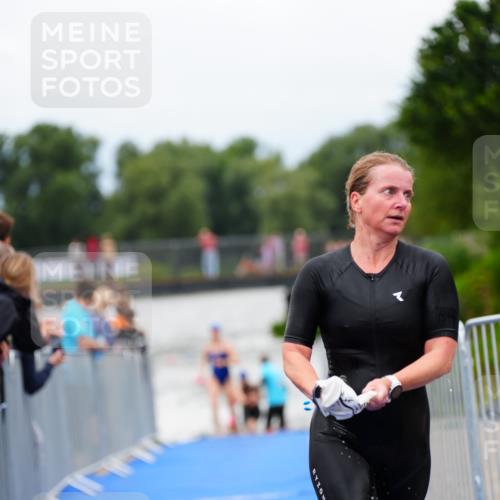 30.08.2026 - Elbe Triathlon Hamburg LAZAROV Photography http://msf.ph/oto/10039167 30.08.2026 14:05:40 Schwimmen 132, 146, 159, 161 meine-sportfotos.de