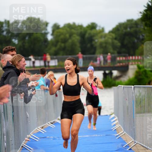 30.08.2026 - Elbe Triathlon Hamburg LAZAROV Photography http://msf.ph/oto/10039214 30.08.2026 14:05:52 Schwimmen 128, 137, 145, 153, 159 meine-sportfotos.de