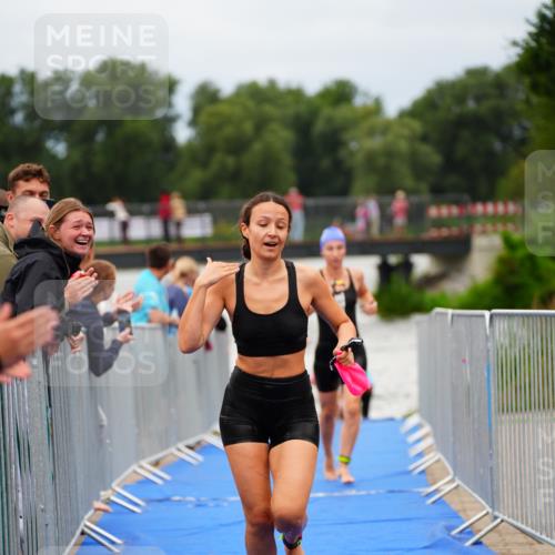 30.08.2026 - Elbe Triathlon Hamburg LAZAROV Photography http://msf.ph/oto/10039220 30.08.2026 14:05:53 Schwimmen 128, 137, 145, 153, 159 meine-sportfotos.de