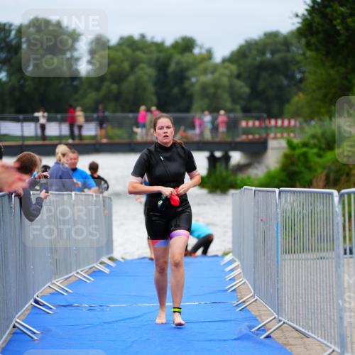30.08.2026 - Elbe Triathlon Hamburg LAZAROV Photography http://msf.ph/oto/10039252 30.08.2026 14:06:10 Schwimmen 145, 160 meine-sportfotos.de