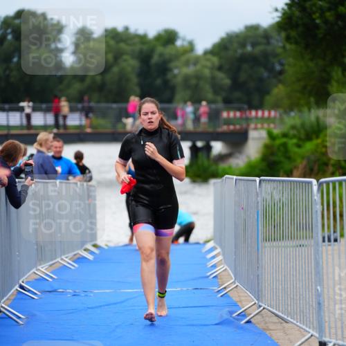 30.08.2026 - Elbe Triathlon Hamburg LAZAROV Photography http://msf.ph/oto/10039253 30.08.2026 14:06:10 Schwimmen 145, 160 meine-sportfotos.de