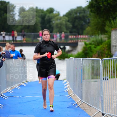30.08.2026 - Elbe Triathlon Hamburg LAZAROV Photography http://msf.ph/oto/10039259 30.08.2026 14:06:11 Schwimmen 136, 160 meine-sportfotos.de