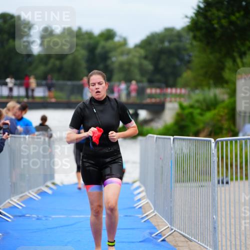 30.08.2026 - Elbe Triathlon Hamburg LAZAROV Photography http://msf.ph/oto/10039262 30.08.2026 14:06:11 Schwimmen 136, 160 meine-sportfotos.de