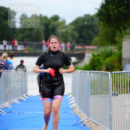 30.08.2026 - Elbe Triathlon Hamburg LAZAROV Photography http://msf.ph/oto/10039265 30.08.2026 14:06:12 Schwimmen 136, 160 meine-sportfotos.de
