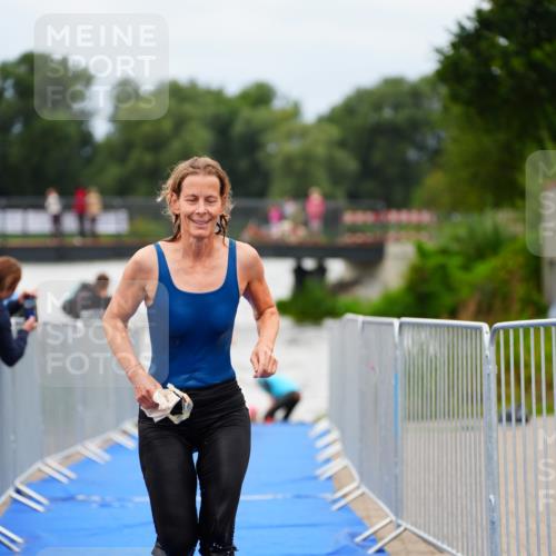 30.08.2026 - Elbe Triathlon Hamburg LAZAROV Photography http://msf.ph/oto/10039286 30.08.2026 14:06:17 Schwimmen 136, 160 meine-sportfotos.de