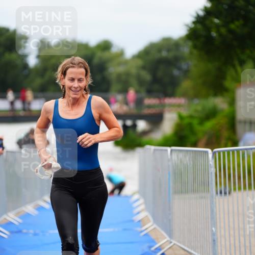 30.08.2026 - Elbe Triathlon Hamburg LAZAROV Photography http://msf.ph/oto/10039289 30.08.2026 14:06:18 Schwimmen 136, 138, 160 meine-sportfotos.de
