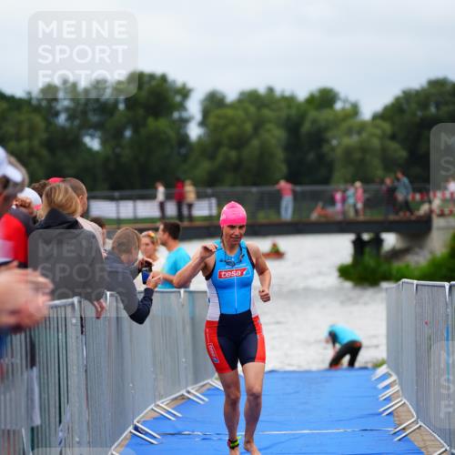 30.08.2026 - Elbe Triathlon Hamburg LAZAROV Photography http://msf.ph/oto/10039332 30.08.2026 14:06:34 Schwimmen 135, 138 meine-sportfotos.de