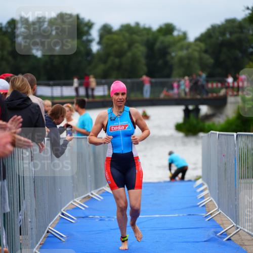 30.08.2026 - Elbe Triathlon Hamburg LAZAROV Photography http://msf.ph/oto/10039337 30.08.2026 14:06:35 Schwimmen 135, 138 meine-sportfotos.de