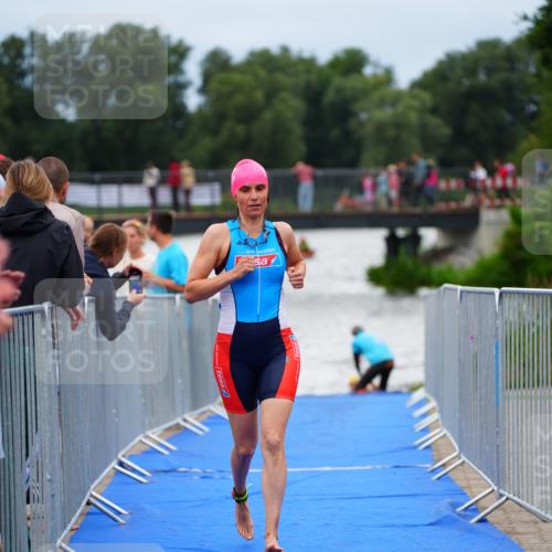 30.08.2026 - Elbe Triathlon Hamburg LAZAROV Photography http://msf.ph/oto/10039340 30.08.2026 14:06:35 Schwimmen 135, 138 meine-sportfotos.de