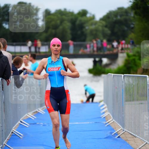 30.08.2026 - Elbe Triathlon Hamburg LAZAROV Photography http://msf.ph/oto/10039345 30.08.2026 14:06:36 Schwimmen 135, 138 meine-sportfotos.de