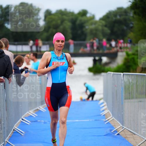 30.08.2026 - Elbe Triathlon Hamburg LAZAROV Photography http://msf.ph/oto/10039348 30.08.2026 14:06:36 Schwimmen 135, 138 meine-sportfotos.de