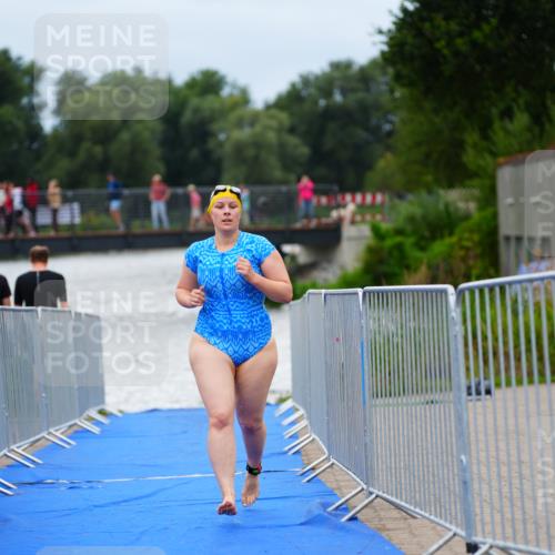30.08.2026 - Elbe Triathlon Hamburg LAZAROV Photography http://msf.ph/oto/10039363 30.08.2026 14:06:46 Schwimmen 133, 135 meine-sportfotos.de