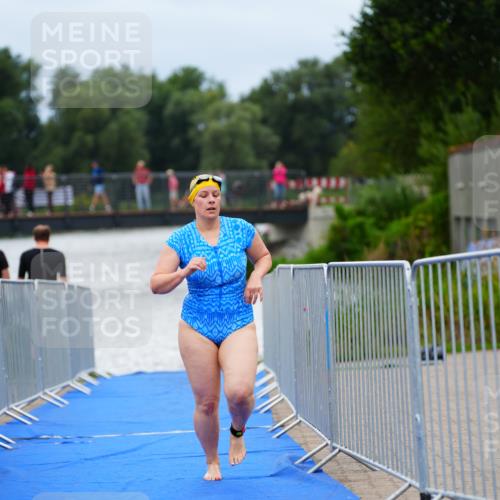 30.08.2026 - Elbe Triathlon Hamburg LAZAROV Photography http://msf.ph/oto/10039366 30.08.2026 14:06:47 Schwimmen 133, 135 meine-sportfotos.de