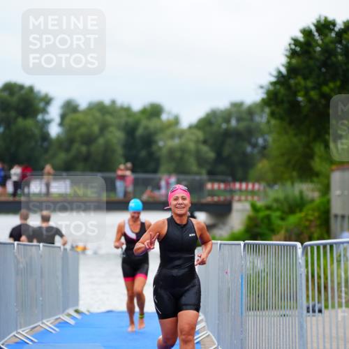 30.08.2026 - Elbe Triathlon Hamburg LAZAROV Photography http://msf.ph/oto/10039409 30.08.2026 14:07:00 Schwimmen 133, 169, 170 meine-sportfotos.de