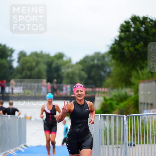 30.08.2026 - Elbe Triathlon Hamburg LAZAROV Photography http://msf.ph/oto/10039418 30.08.2026 14:07:01 Schwimmen 133, 169, 170 meine-sportfotos.de