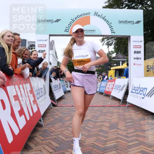 30.08.2026 - Blankeneser Heldenlauf Lena Gebhardt http://msf.ph/oto/10039467 30.08.2026 11:43:17 Ziel 2170, 2716, 2933 meine-sportfotos.de