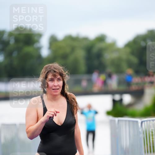 30.08.2026 - Elbe Triathlon Hamburg LAZAROV Photography http://msf.ph/oto/10039508 30.08.2026 14:08:59 Schwimmen 143 meine-sportfotos.de
