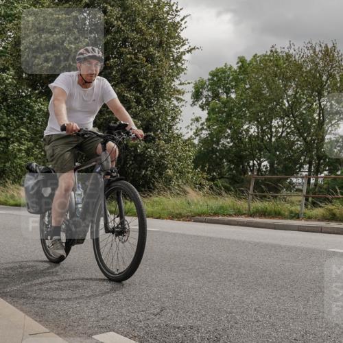 30.08.2026 - Elbe Triathlon Hamburg Michael Burmester http://msf.ph/oto/10039510 30.08.2026 13:45:18 Radfahren  meine-sportfotos.de