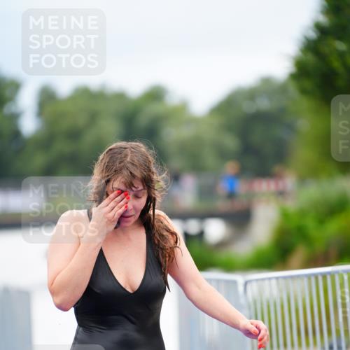 30.08.2026 - Elbe Triathlon Hamburg LAZAROV Photography http://msf.ph/oto/10039517 30.08.2026 14:09:00 Schwimmen 143 meine-sportfotos.de