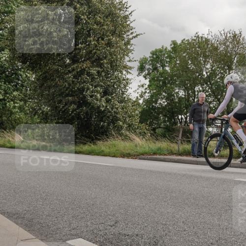30.08.2026 - Elbe Triathlon Hamburg Michael Burmester http://msf.ph/oto/10039539 30.08.2026 13:46:56 Radfahren  meine-sportfotos.de