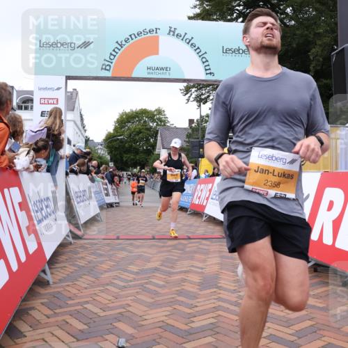 30.08.2026 - Blankeneser Heldenlauf Lena Gebhardt http://msf.ph/oto/10039681 30.08.2026 11:43:46 Ziel 2140, 2358, 2922 meine-sportfotos.de