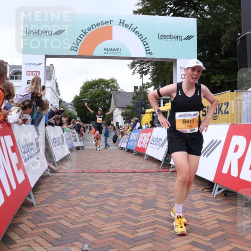 30.08.2026 - Blankeneser Heldenlauf Lena Gebhardt http://msf.ph/oto/10039696 30.08.2026 11:43:48 Ziel 2046, 2140, 2358, 2922 meine-sportfotos.de