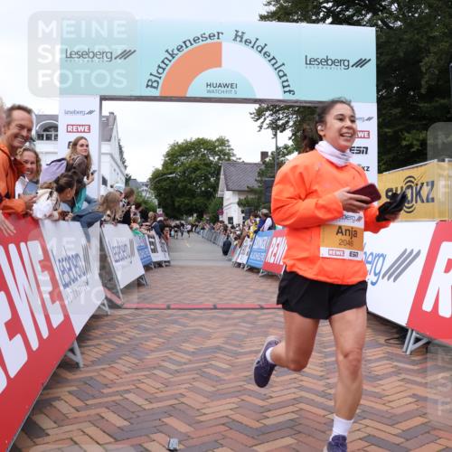 30.08.2026 - Blankeneser Heldenlauf Lena Gebhardt http://msf.ph/oto/10039755 30.08.2026 11:43:52 Ziel 2046, 2140, 2358, 2922 meine-sportfotos.de