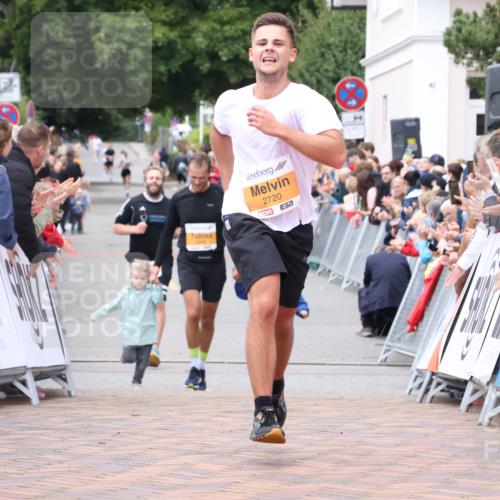 30.08.2026 - Blankeneser Heldenlauf Lena Gebhardt http://msf.ph/oto/10039772 30.08.2026 11:44:05 Ziel 2720 meine-sportfotos.de